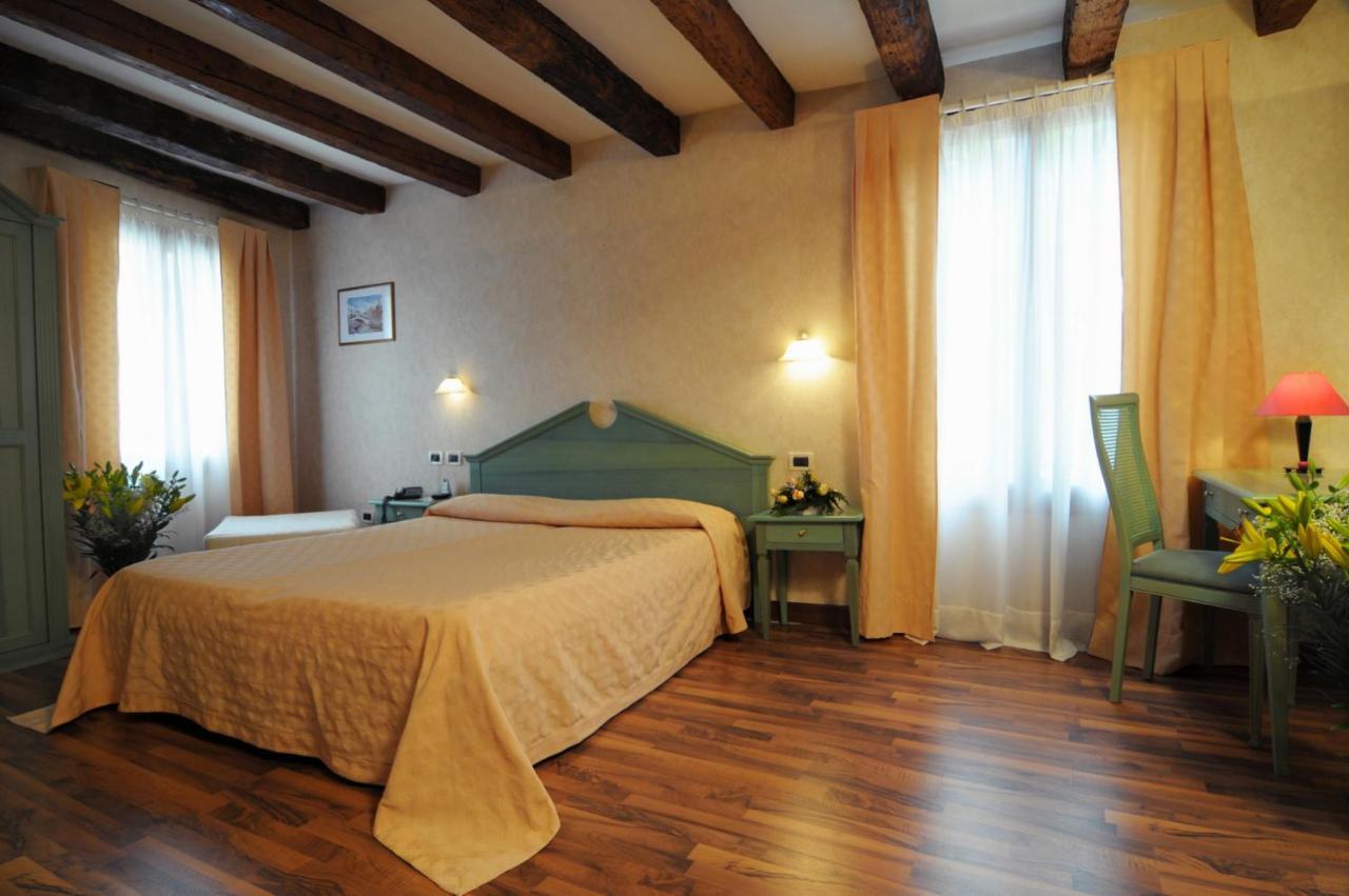 Hotel Tintoretto Velence Szoba fotó